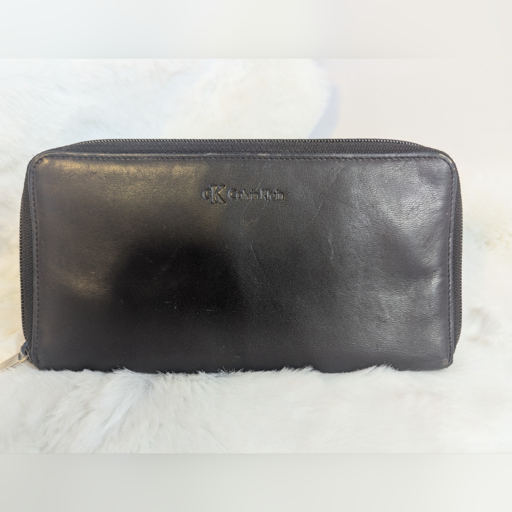 Calvin Klein Dark Brown Leather Wallet with Zipper Closure